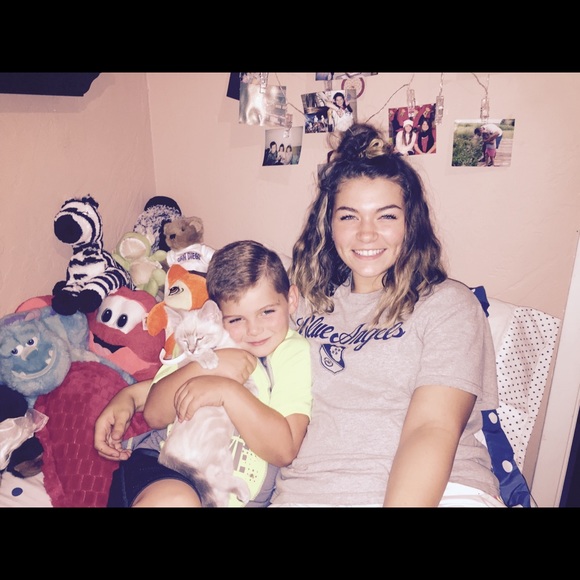 Meet your Posher, Hailey - Picture 1 of 1